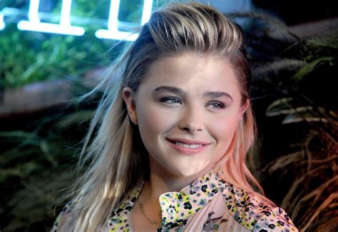 chloe grace moretz wallpaper|chloë grace moretz gif.